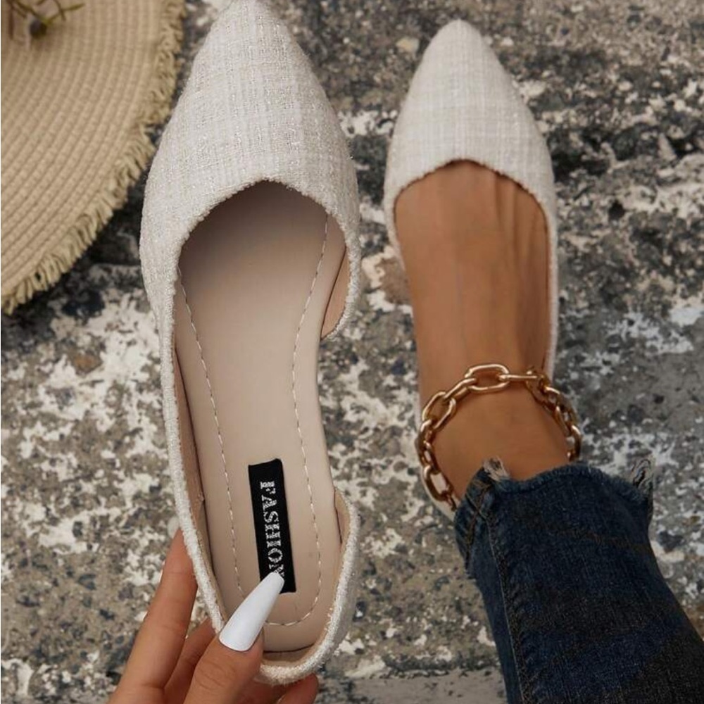 Fashionable Flats 👢